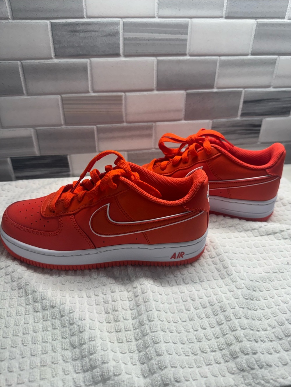Nike Air Force 1 Low 07
Picante Red White